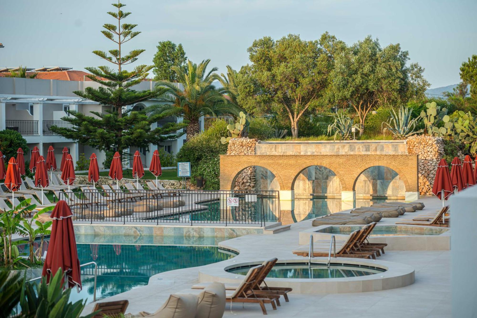 Bitzaro Grande Hotel & Suites Kalamákion Esterno foto