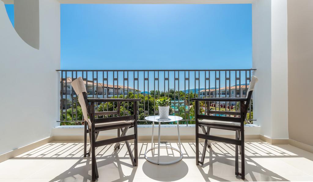 Bitzaro Grande Hotel & Suites Kalamákion Esterno foto